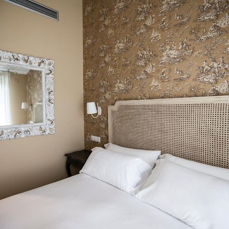 El Jardin De Vikera Guest House San Andres de Montejos Luaran gambar
