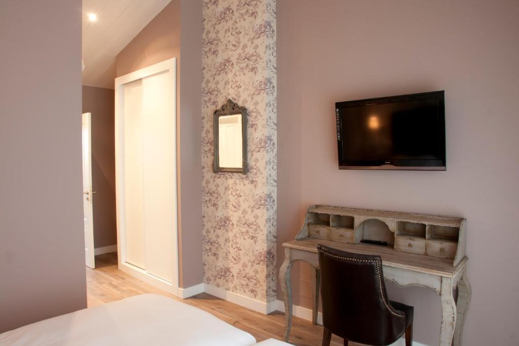 El Jardin De Vikera Guest House San Andres de Montejos Bilik gambar
