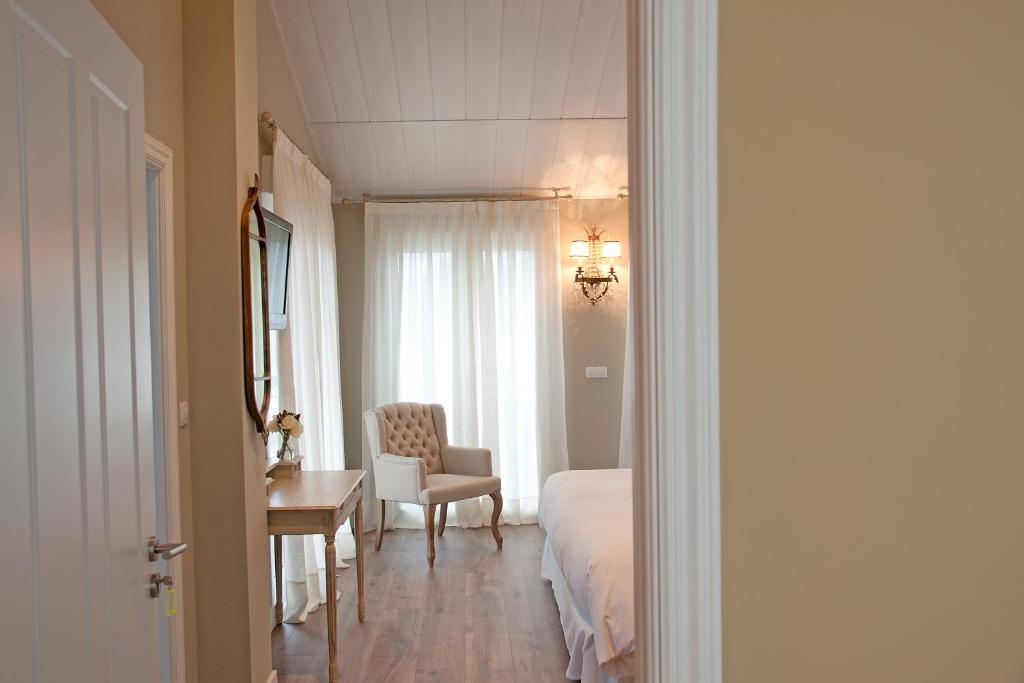El Jardin De Vikera Guest House San Andres de Montejos Bilik gambar