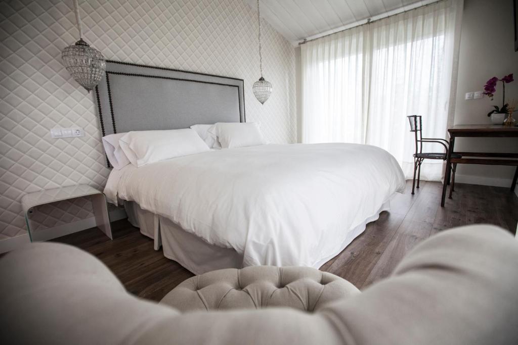 El Jardin De Vikera Guest House San Andres de Montejos Bilik gambar